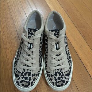 Rothy’s Size 5.5 Little Cat Sneakers